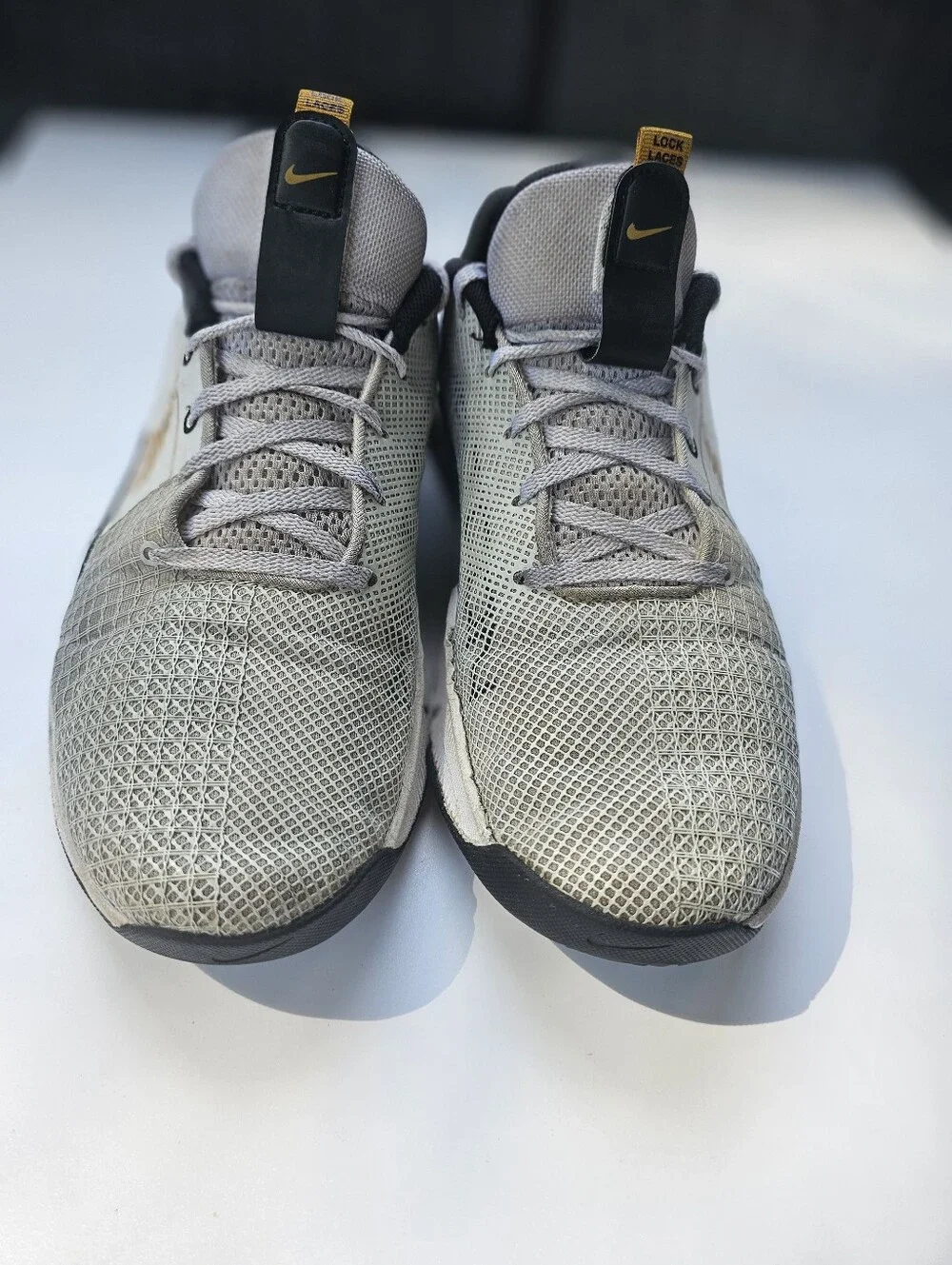Nike Metcon 8 White Gold Suede Cross Training Shoes Men Size 11 DO9328-100